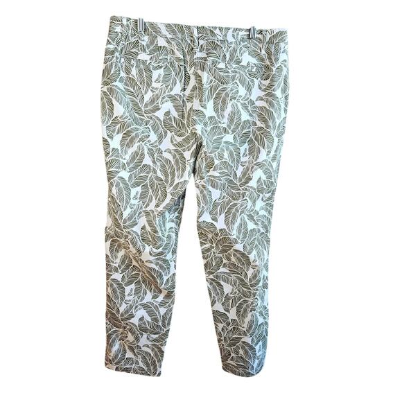 Talbots Relaxed Chino Pants Womens Size 10 White Green Leaf Feather Print Spring - Picture 3 of 13